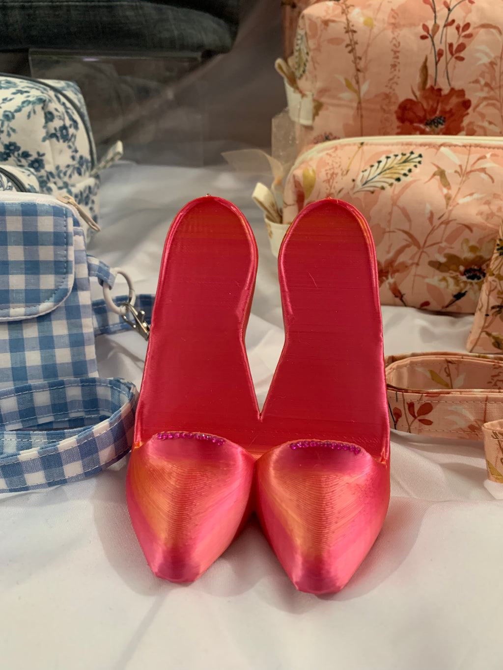 High-Heels Cellphone Stand - pink/orange with pink gems