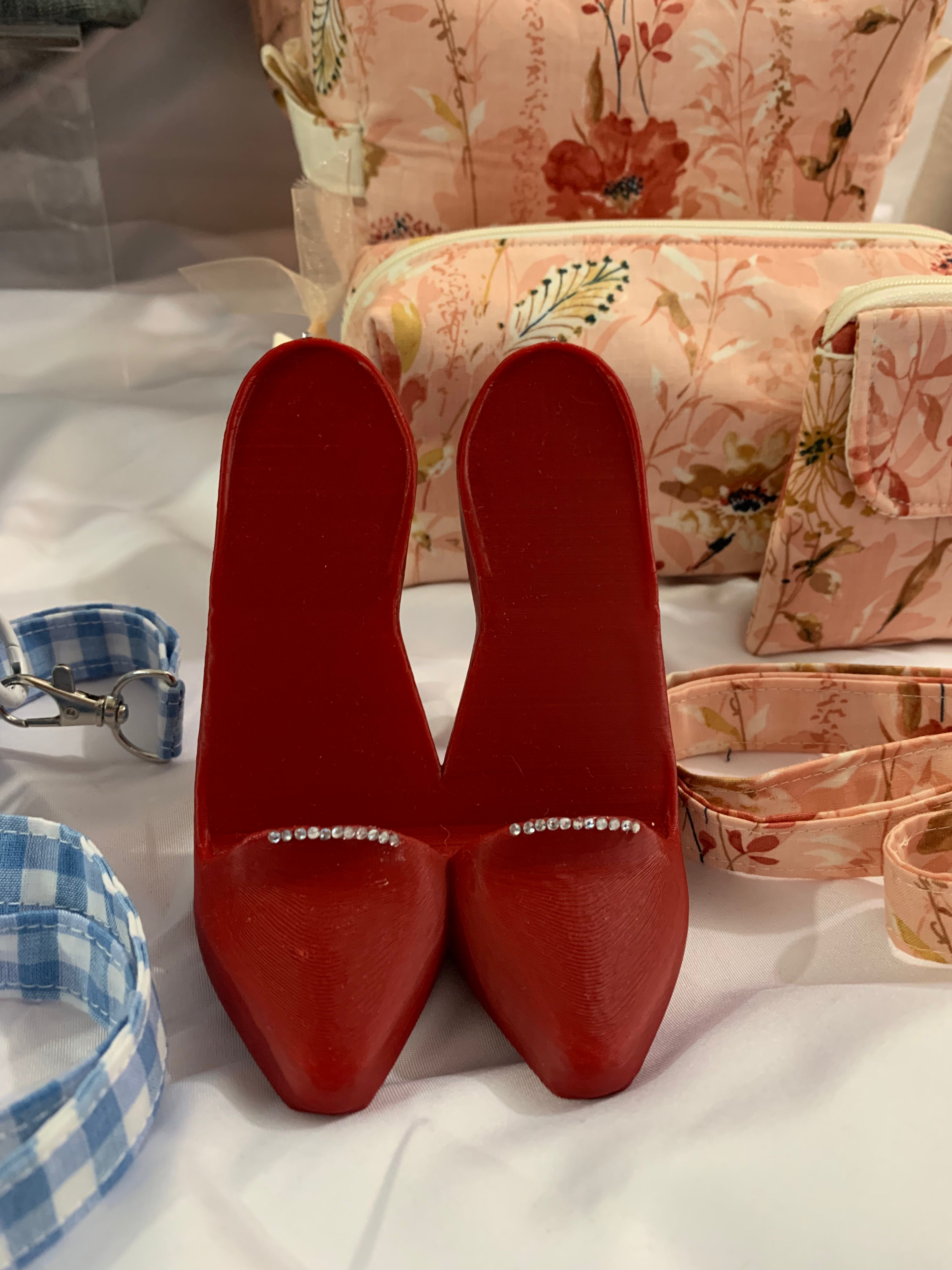 High-Heeled Cellphone Stand - Red with silver gems