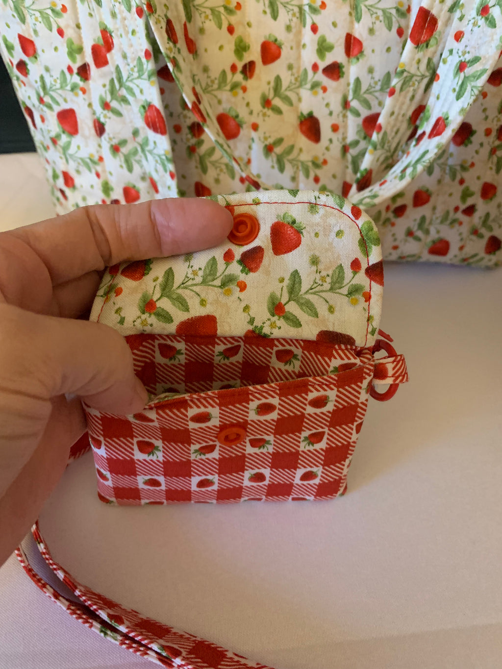 Lanyard-wallet set - Strawberry Gingham