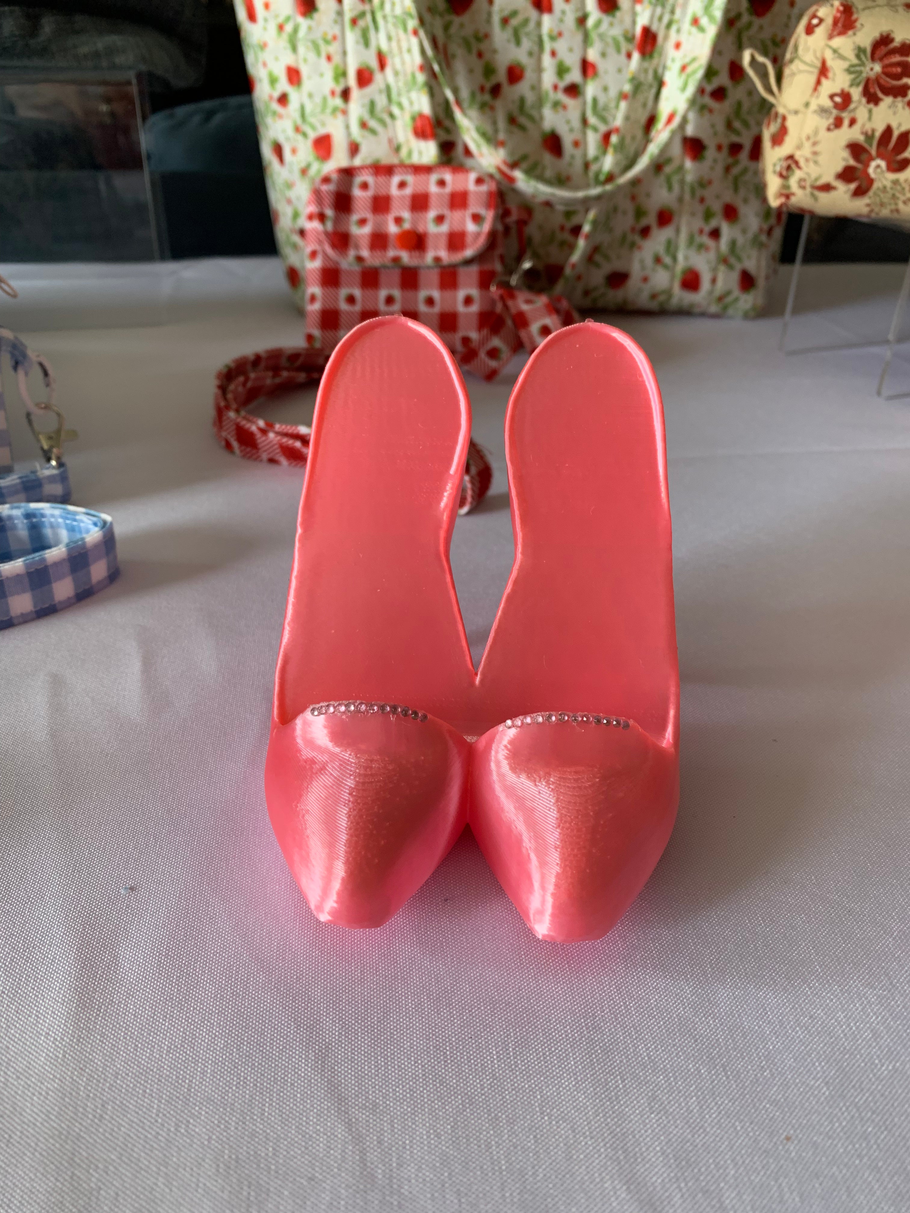 High-heeled Cellphone Stand - Satin Pink with pink gems