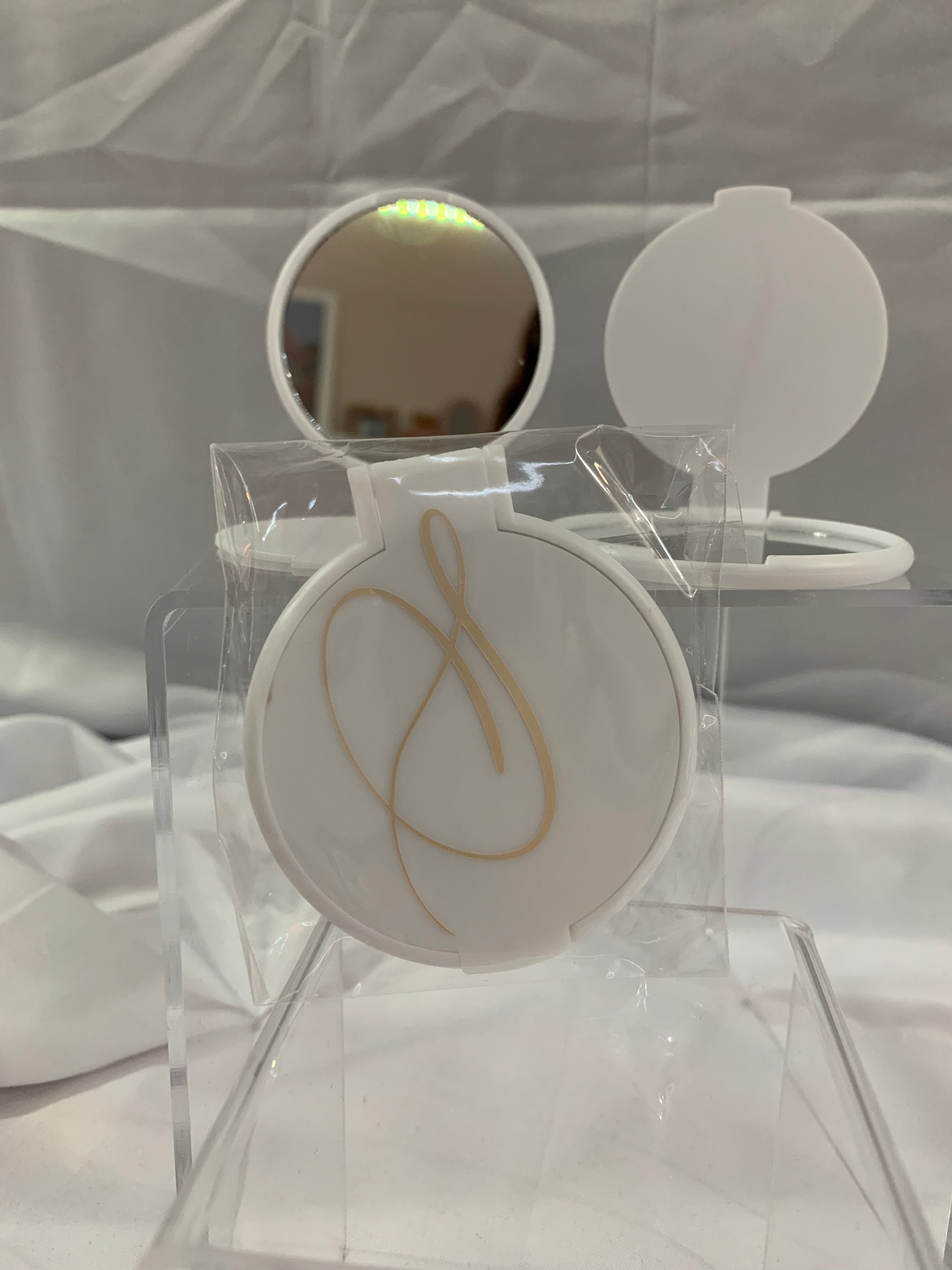 Monogramed Compact Mirror - Letter S Gold