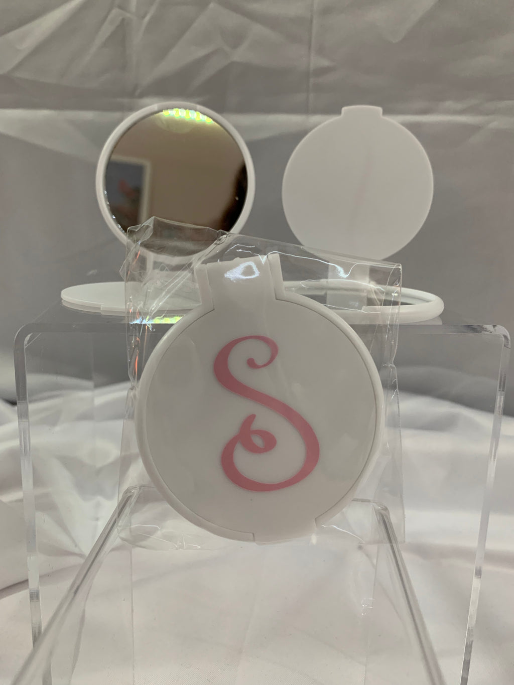 Monogramed Compact Mirror - Letter S Pink