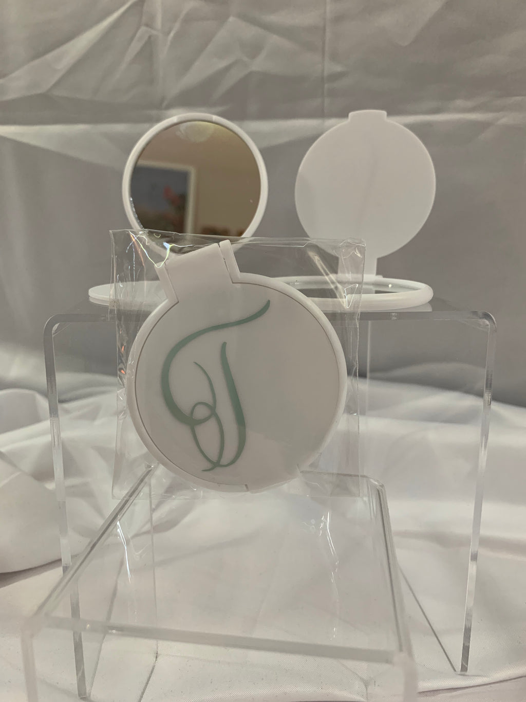 Monogramed Compact Mirror - Letter T Green