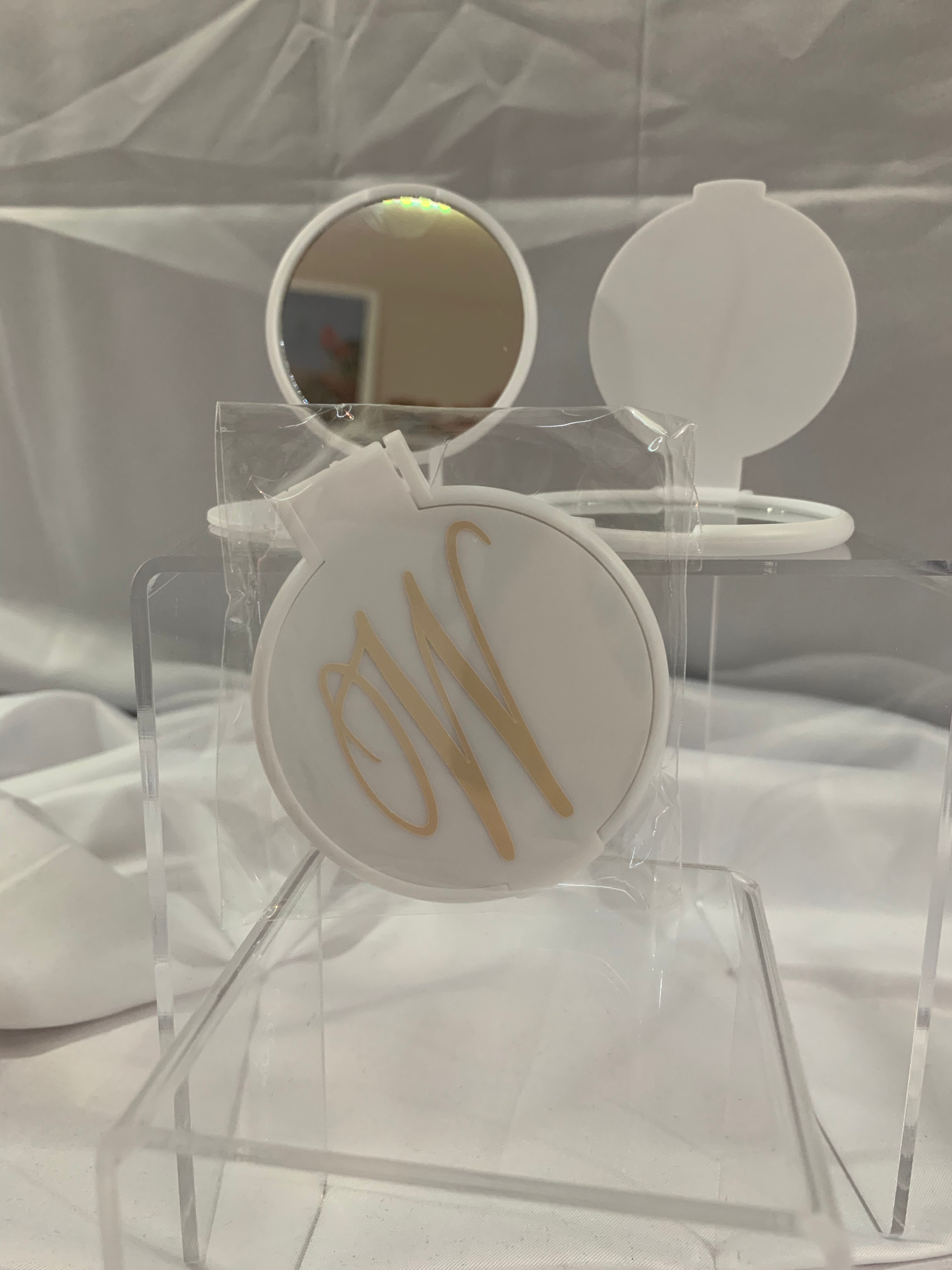 Monogramed Compact Mirror - Letter W Gold