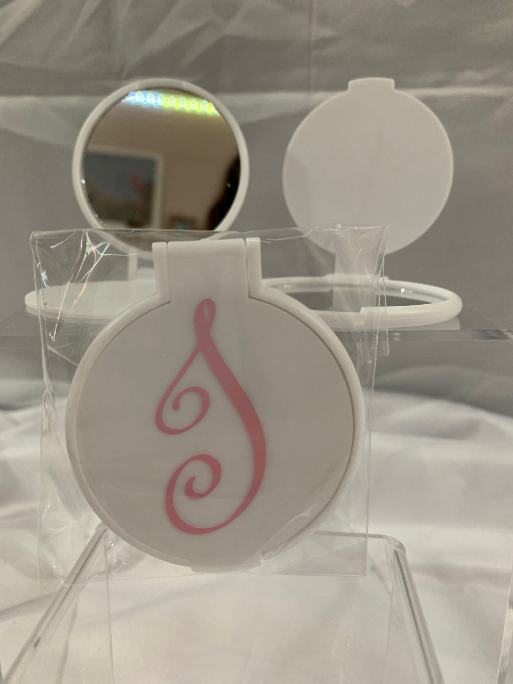 Monogramed Compact Mirror - Letter I Pink