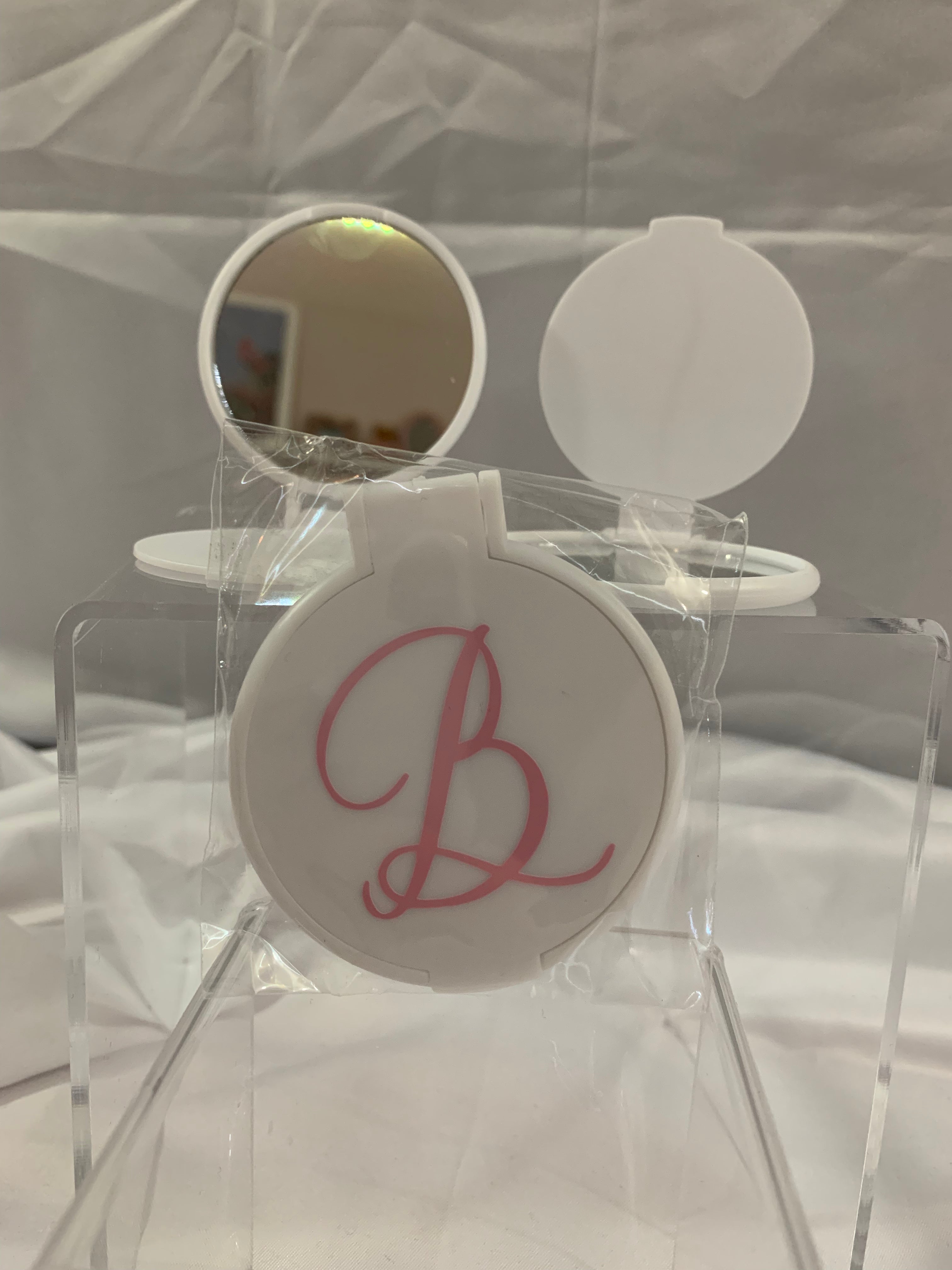 Monogramed Compact Mirror - Letter B Pink