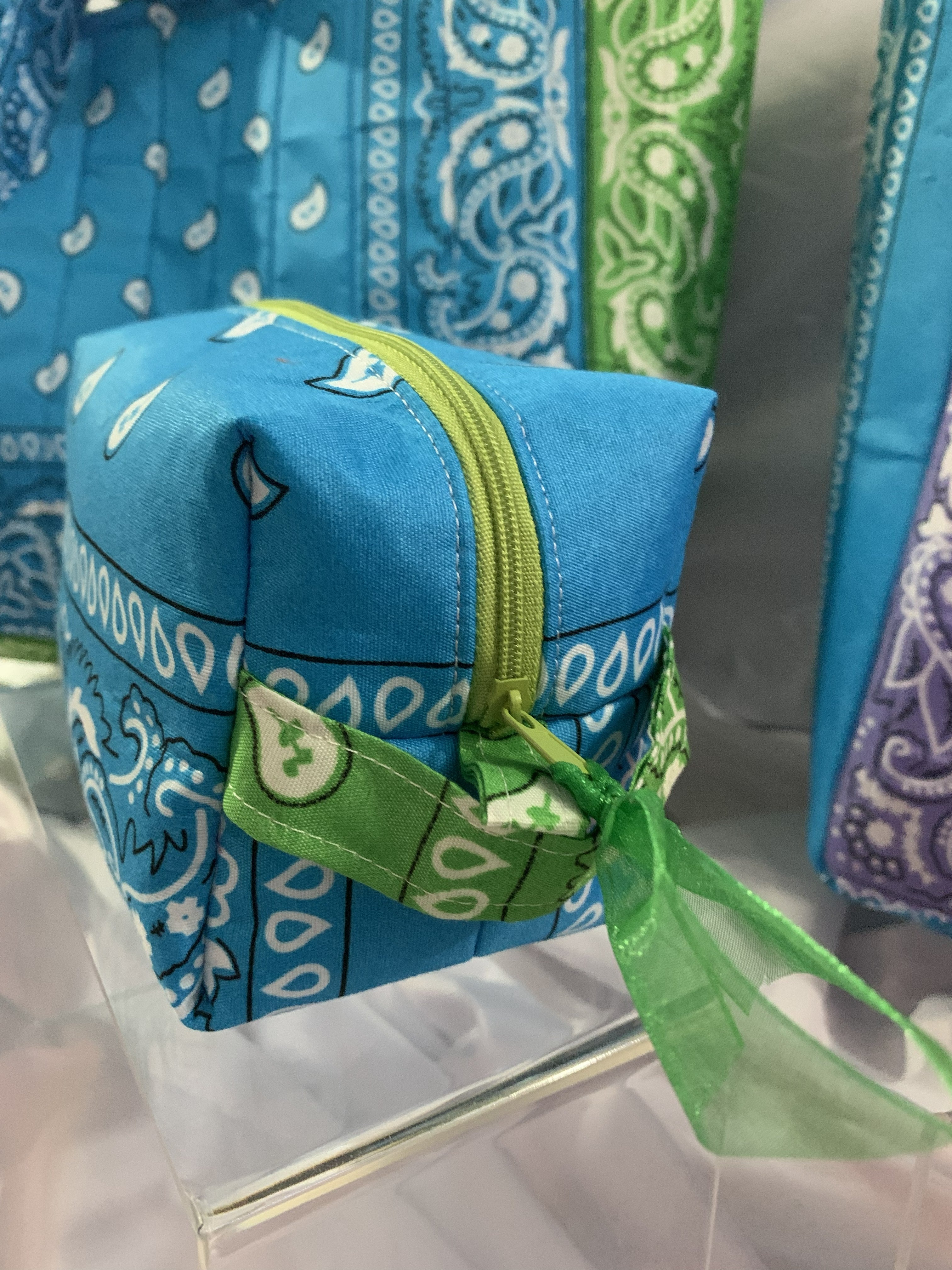 Boxy Carry-All Bag - Blue bandanna with green liner