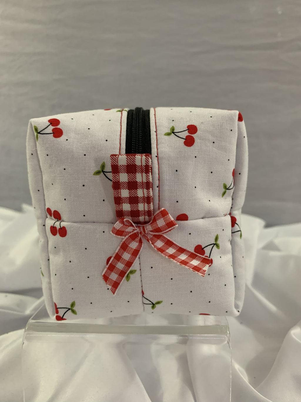 Picnic Cherry-Boxy Carry-All Bag