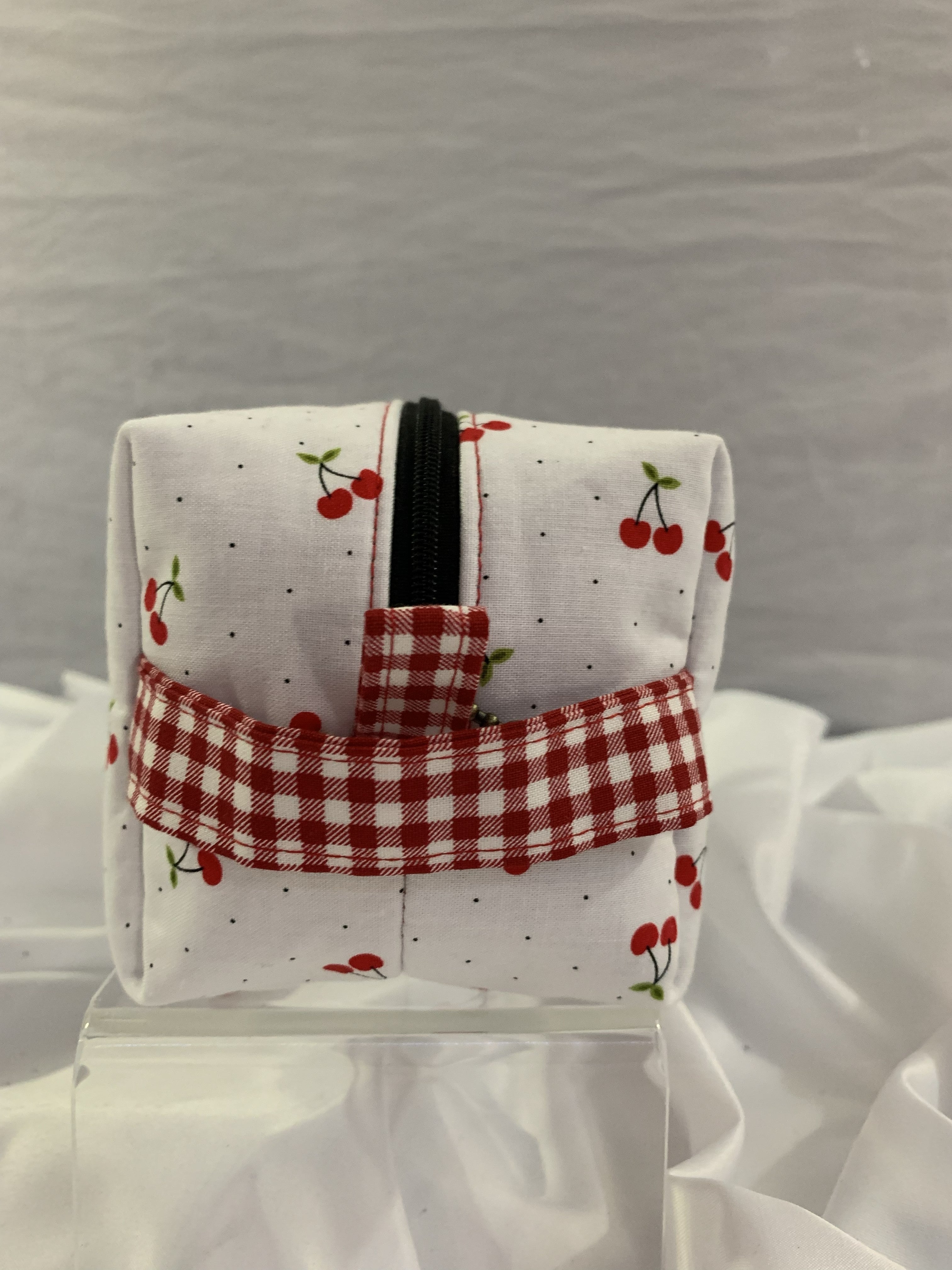Picnic Cherry-Boxy Carry-All Bag