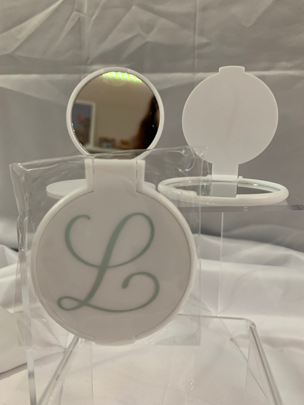 Monogramed Compact Mirror - Letter L Green
